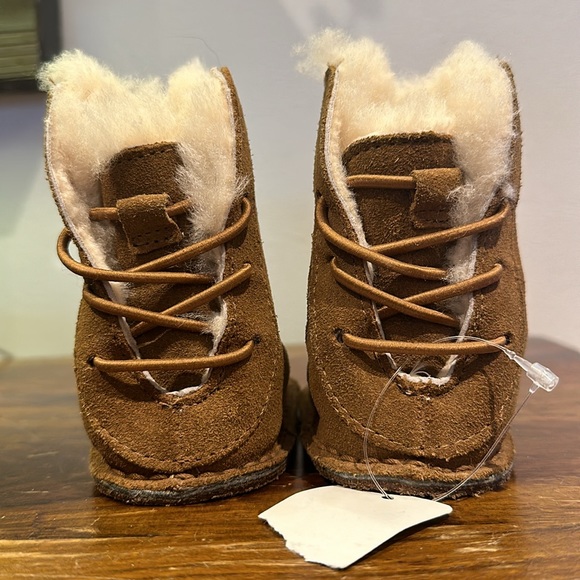 Baby Uggs sz SML - Picture 3 of 6